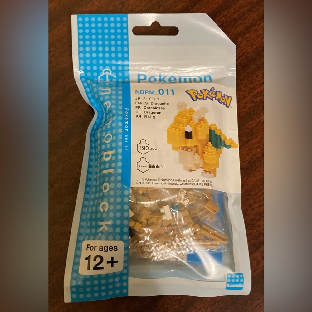 Pokemon Nanoblock Dragonite Building Set - Yellow and Blue